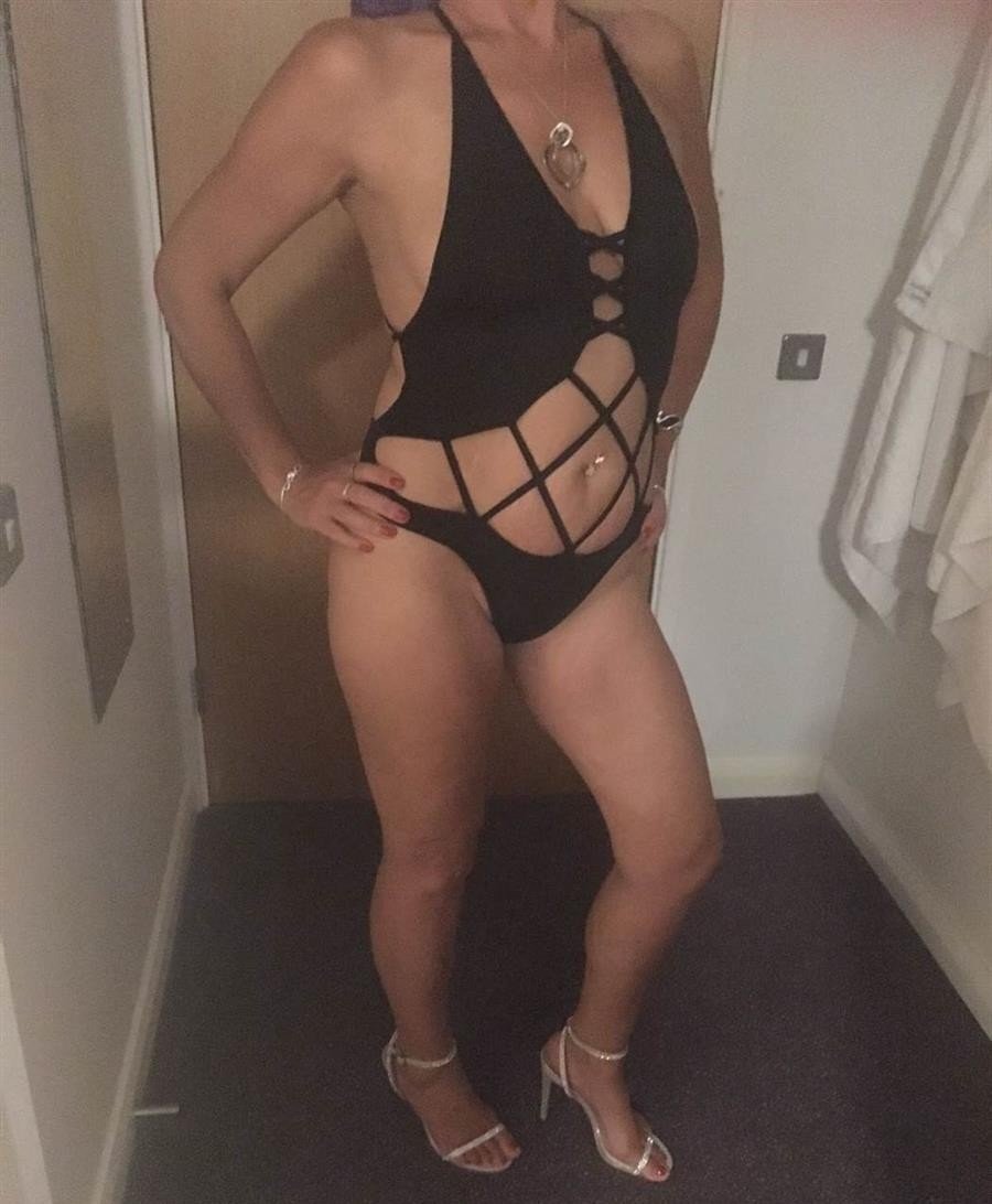 UK MILF Natasha From Thetford Getting Wild 19