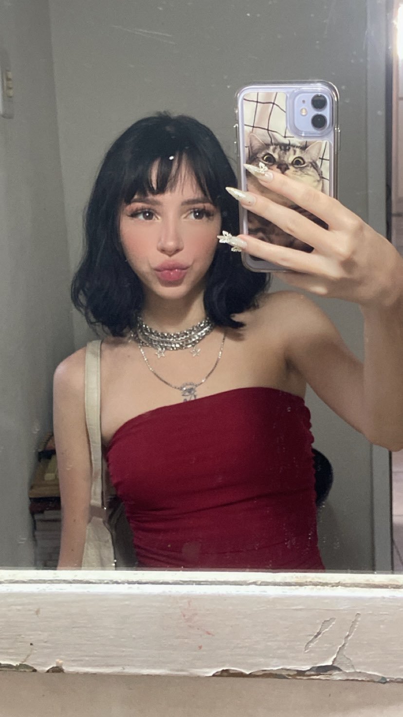 ノビーニャ・デビルサシー・ビューティー・マスターベイティング・アンド・セルフィー・焦らしイング・ライク・ア・プロ 1