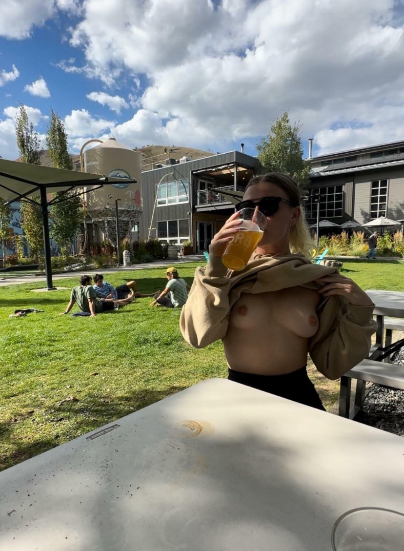 スニーキー・パブリック・フラッシュ・ザットル・メイク・ユー・ウィッシュ・ユー・ワー・ゼア・ウォッチング 15