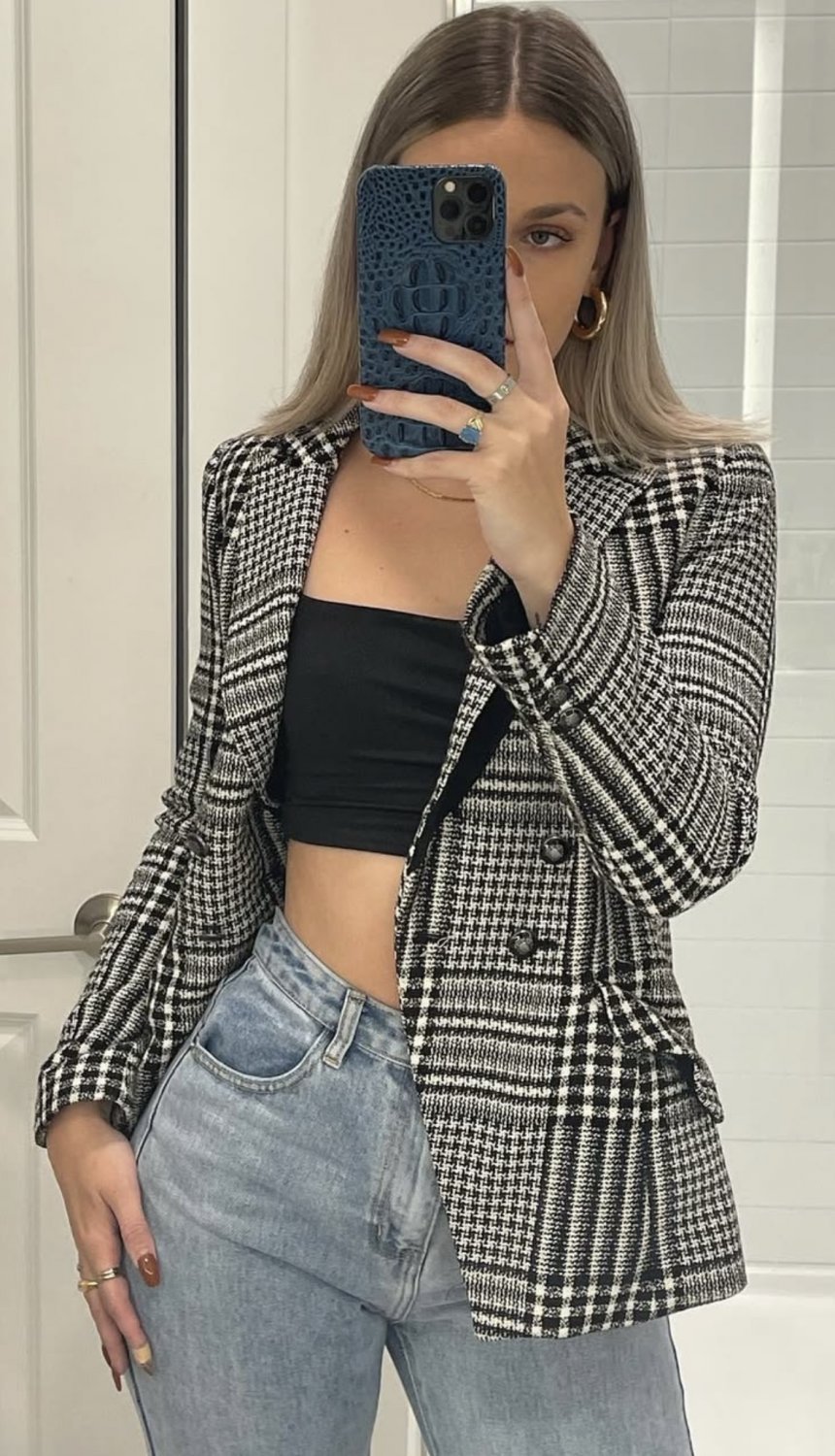 Barely Legal Slim Blonde Baddie Showing Off Her Body 8