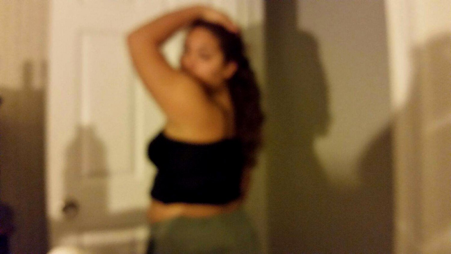 BX Latina Shaking Her Juicy Ass For The Camera 2