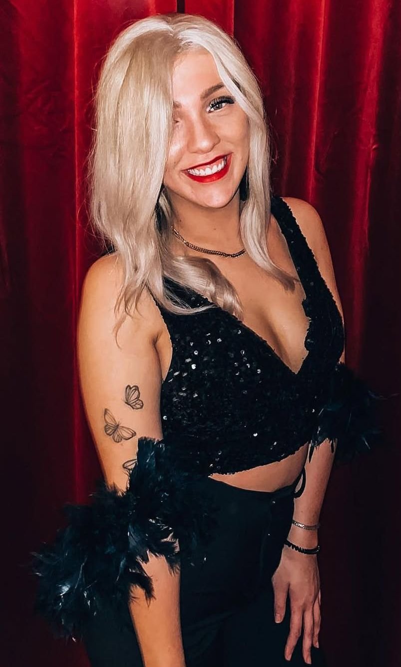 24-Year-Old Lindy Can’t Hide Her Dirty Desires Any Longer 2