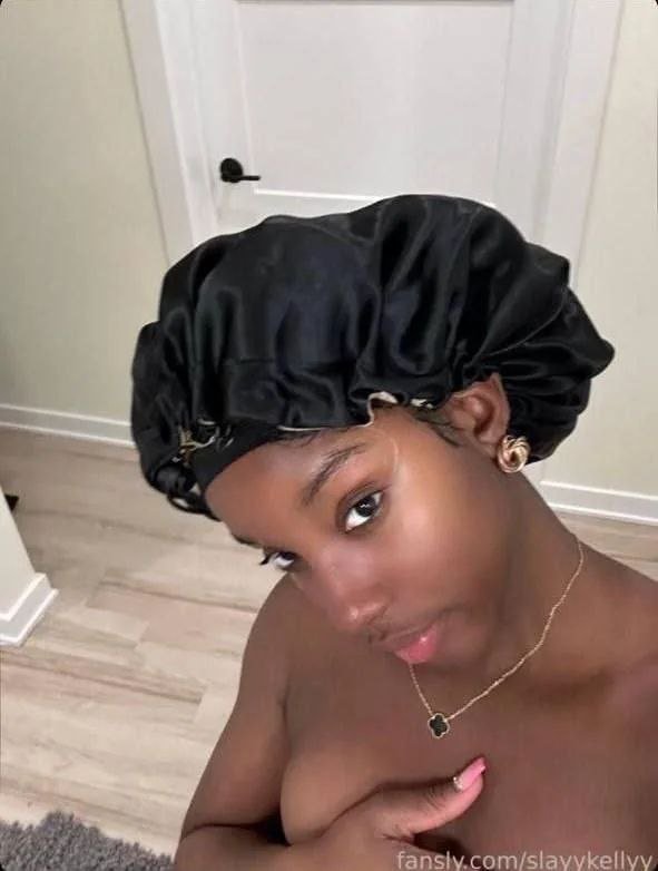 Sl@yy Kelly Twerking Her Ebony Ass Like A True Goddess 2