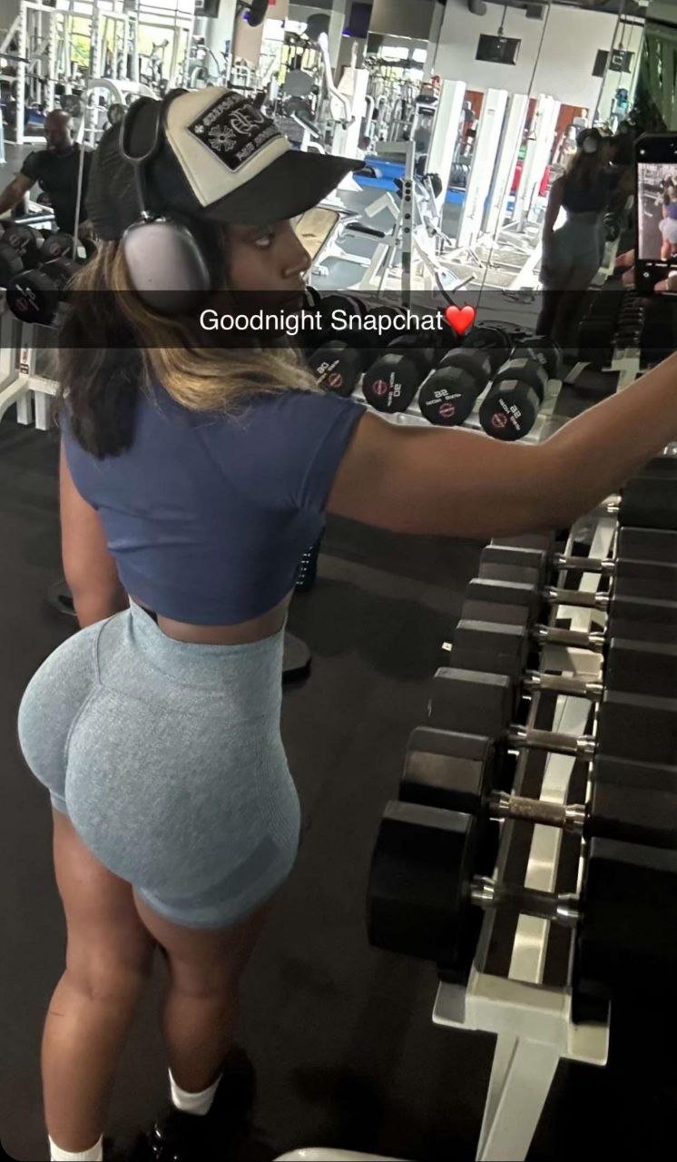 Sl@yy Kelly Twerking Her Ebony Ass Like A True Goddess 4