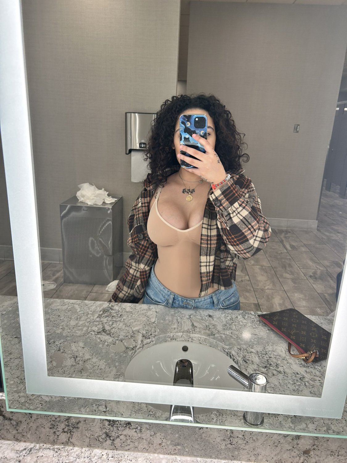 Horny Wild Taylor Goes Off In A Dirty Private Encounter 10