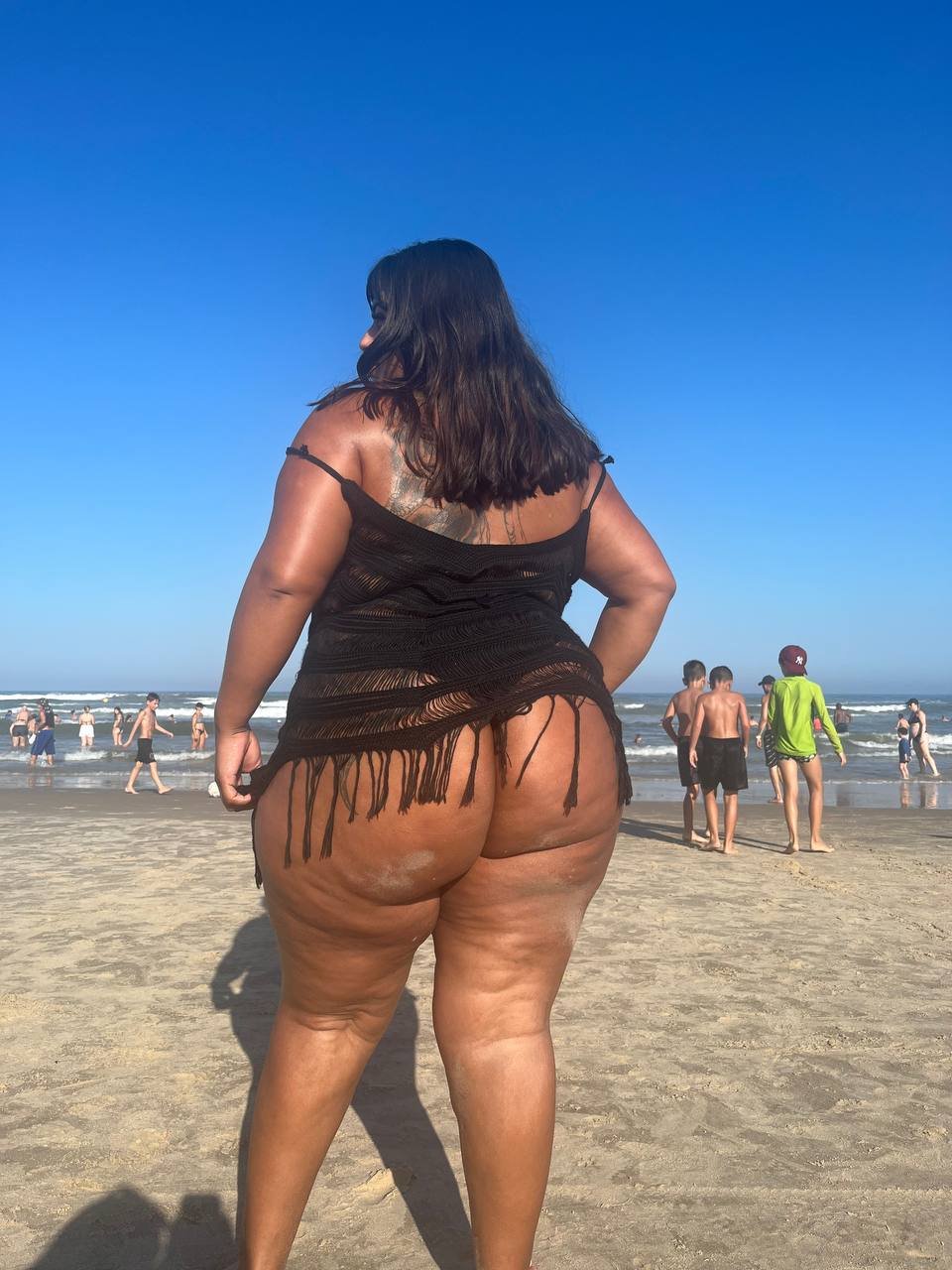 ゴルディーニャ・ゴストーサ・シェイキング・ハー・デリシャス・カーブス 4