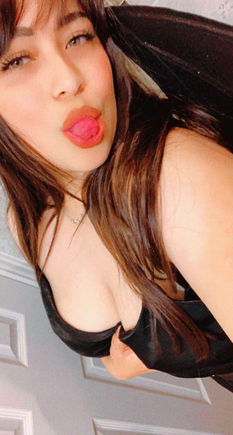 Selfie Queen With Big Natural Tits Ready To Break The Internet 7