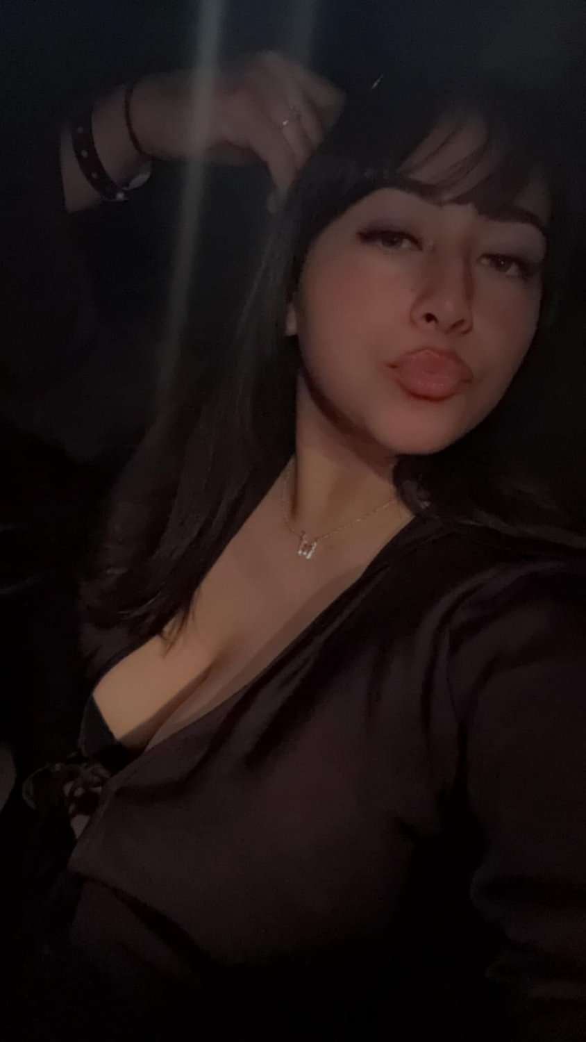 Selfie Queen With Big Natural Tits Ready To Break The Internet 14