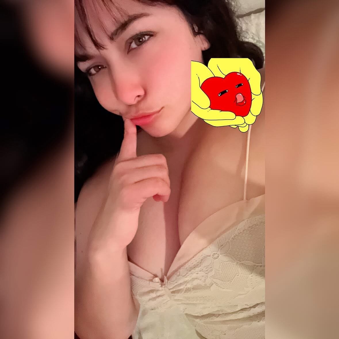 Selfie Queen With Big Natural Tits Ready To Break The Internet 22