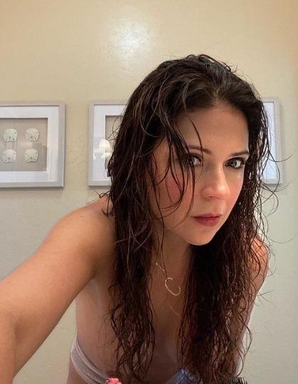 41 yaşında doğal sarışın anne MILF evli eskort Orange Domain ca'da kocasından geçimini sağlamaya çalışıyor 9