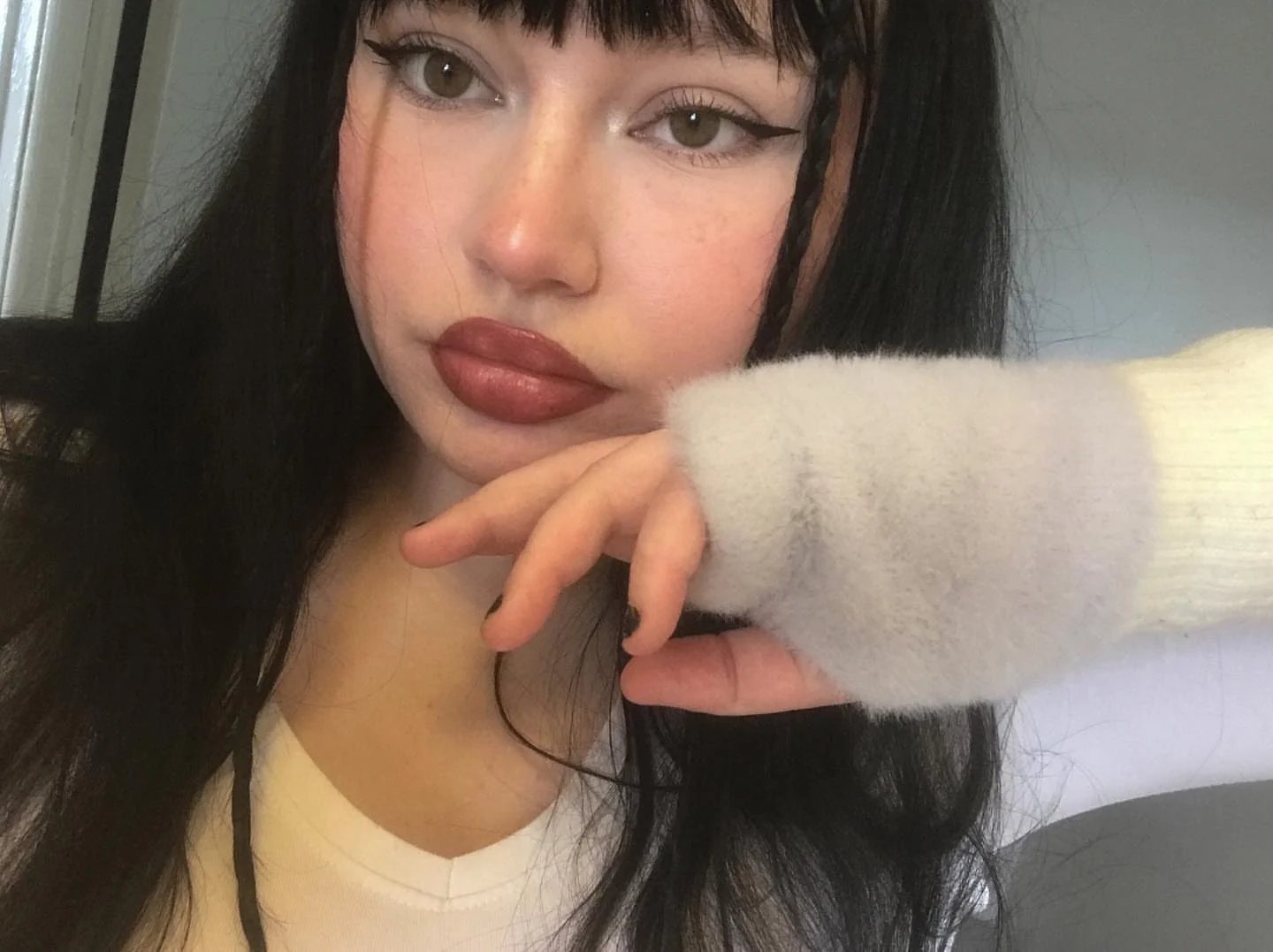 i90400 ❄️🐰ROBYN 36