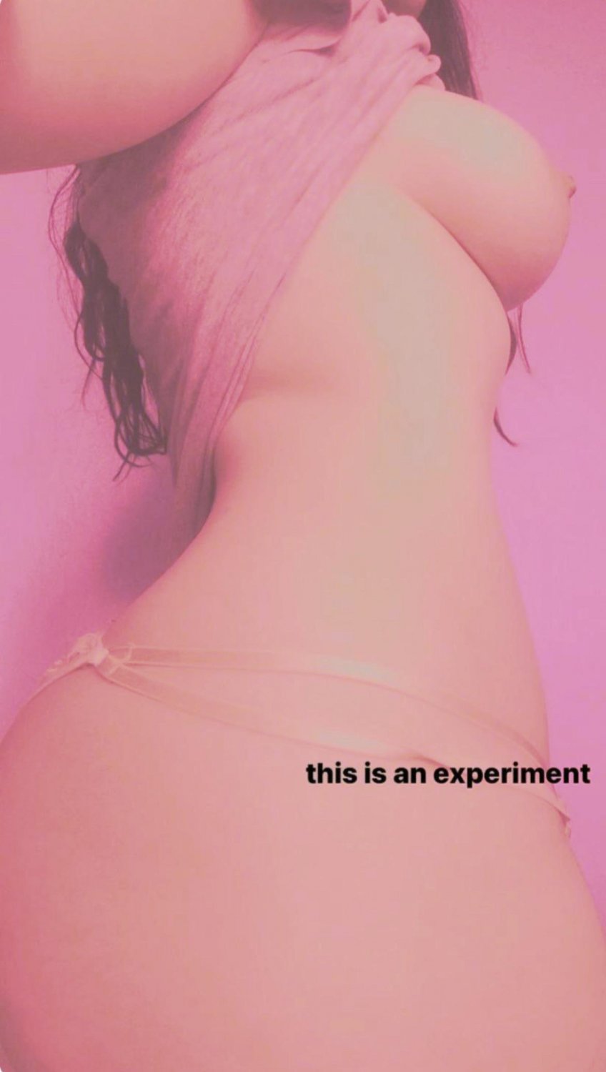 i90400 ❄️🐰ROBYN 50