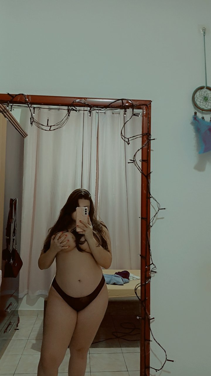 Chubby Naughty Snow White Princess With A Big Juicy Latina Ass 2