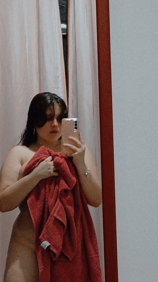 Chubby Naughty Snow White Princess With A Big Juicy Latina Ass 6