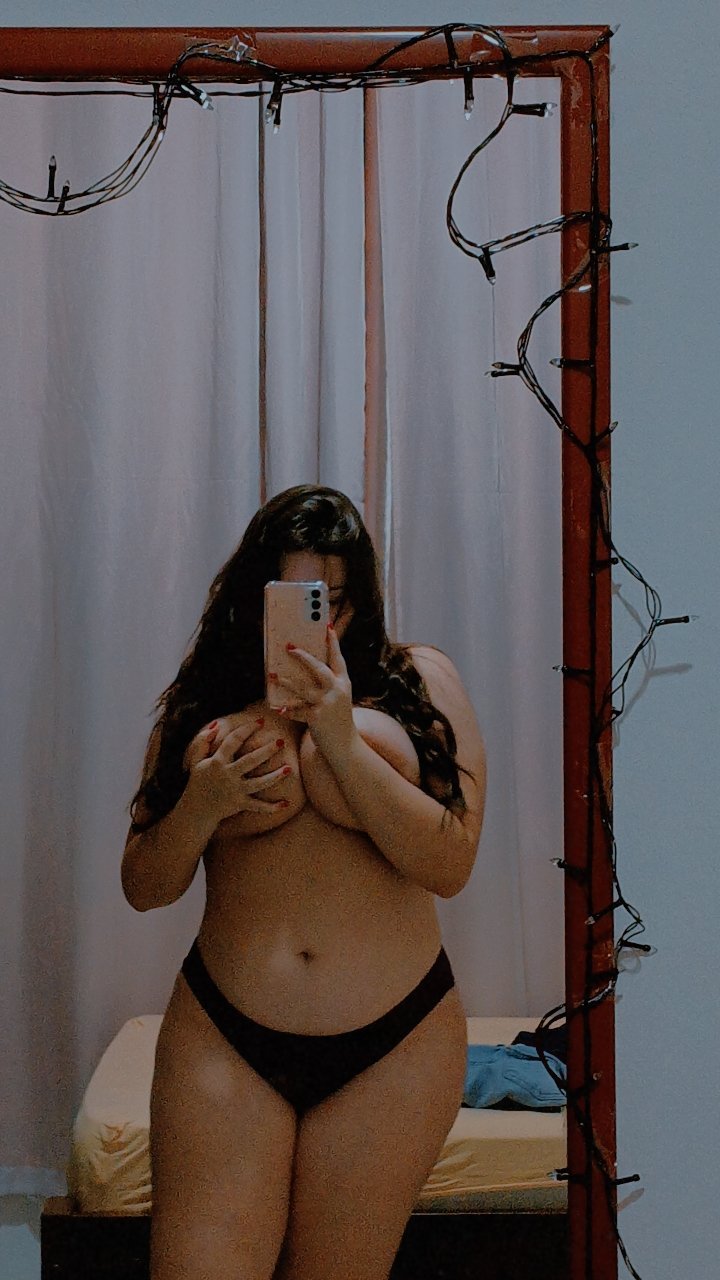 Chubby Naughty Snow White Princess With A Big Juicy Latina Ass 11