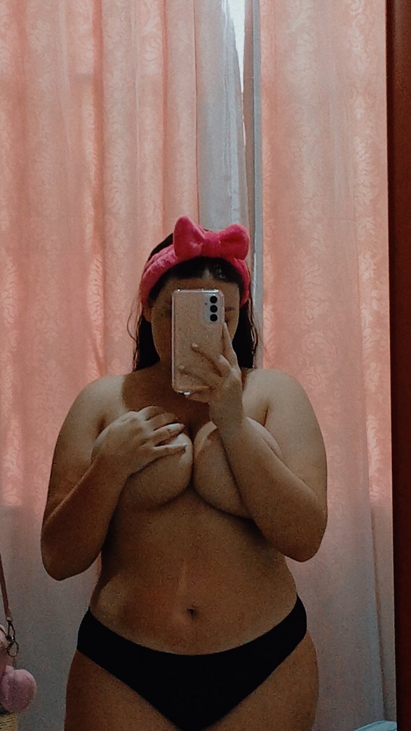Chubby Naughty Snow White Princess With A Big Juicy Latina Ass 14