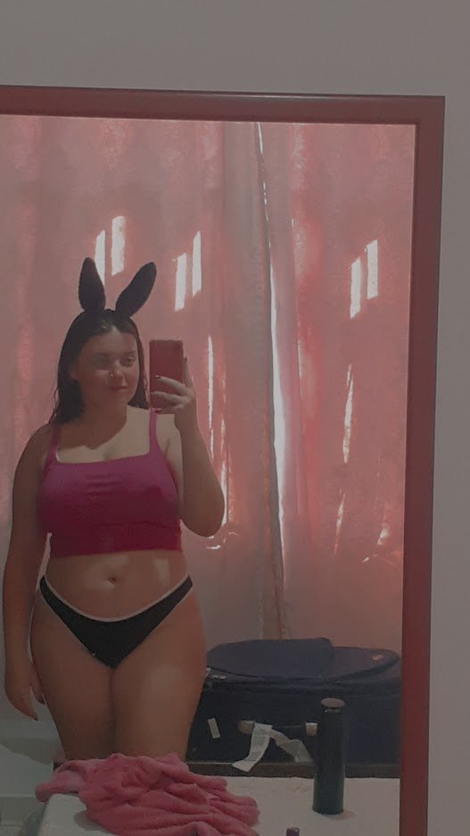 Chubby Naughty Snow White Princess With A Big Juicy Latina Ass 24