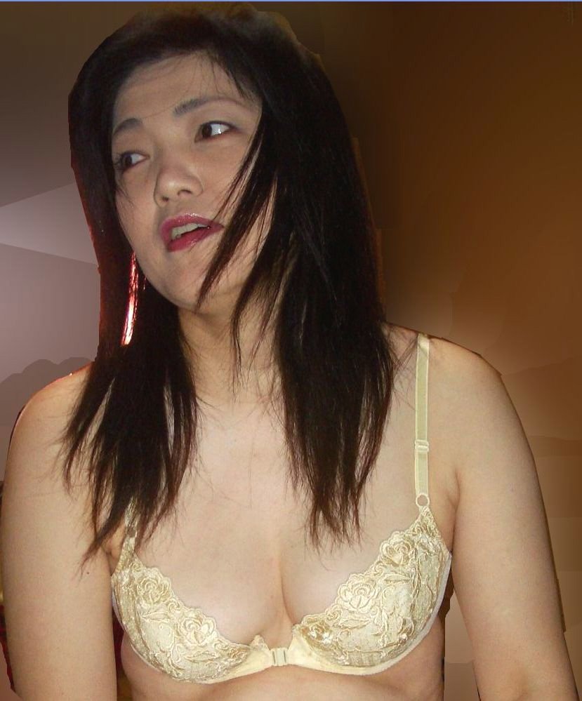 Chinese Milf Giving It All In A Private Naughty Show 19