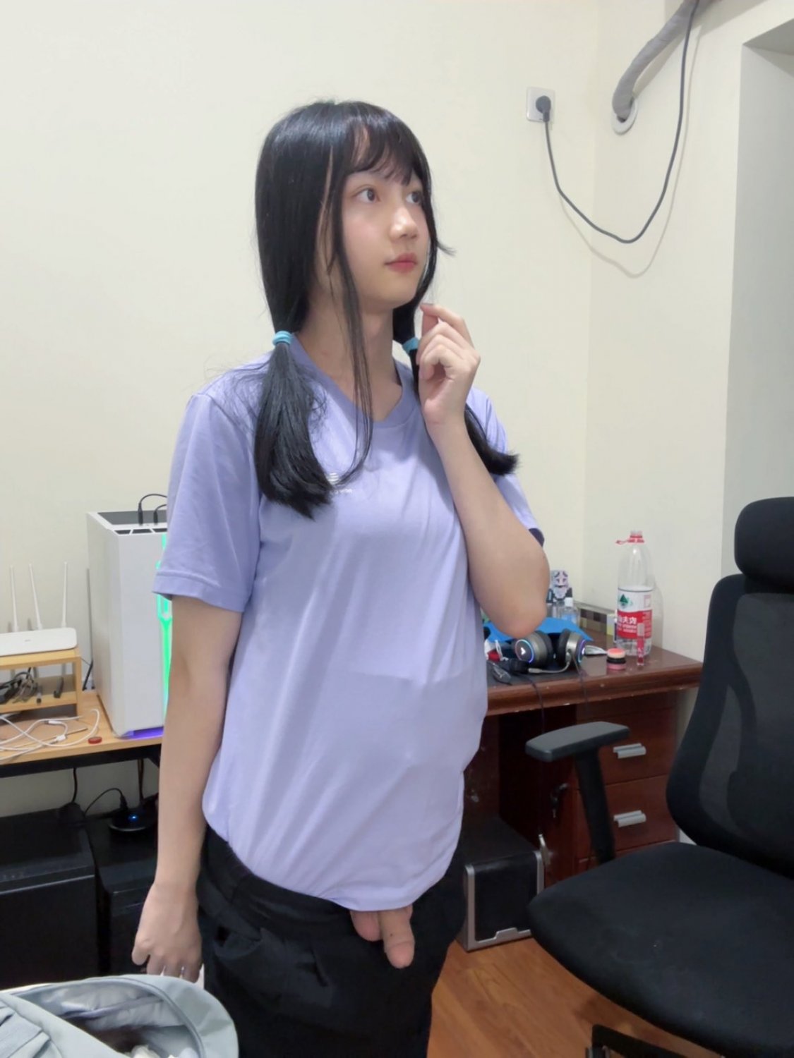 Beautiful Chinese Crossdresser Aran With A Petite, Playful Body 7