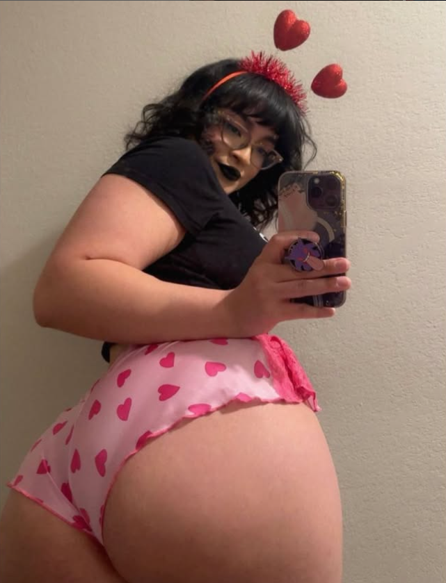 MissVaniitys: Thick Full-Bodied Beauty Shaking Her Big Booty 7
