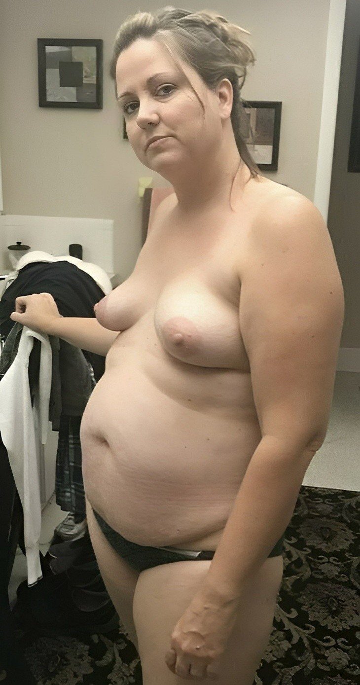Amateur Wives And Girlfriends Sharing Their Wildest Moments 14