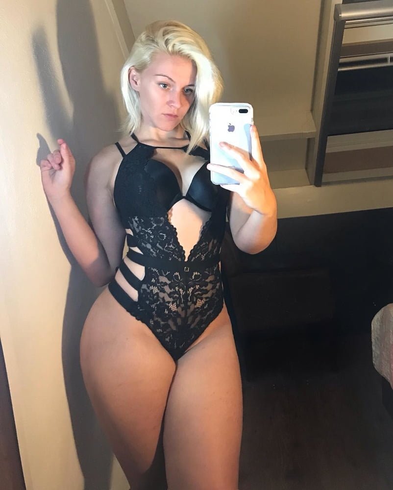 Russian Bombshell With XL Ass And Huge Tits 9