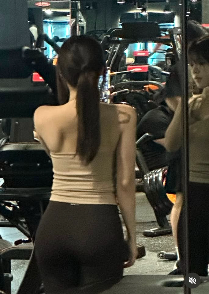 U8ホット・ピクス7 — セクシー・コレクション・ユー・ニード・トゥ・シー 1