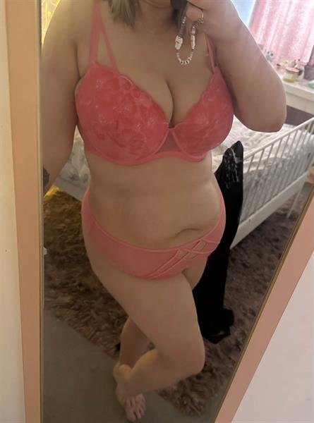 Louise, 35 — Blonde Milf Wife Ready To Play 2
