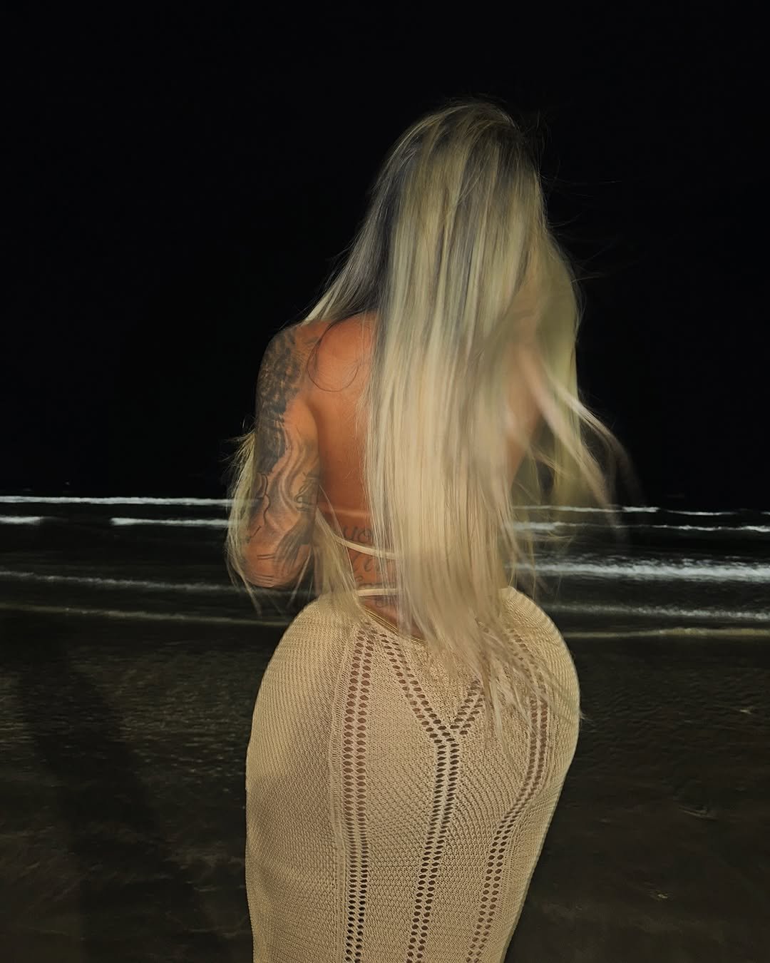 Thaís Perez Shows Off Her Curvy Cavala Body In A Seductive Display 32