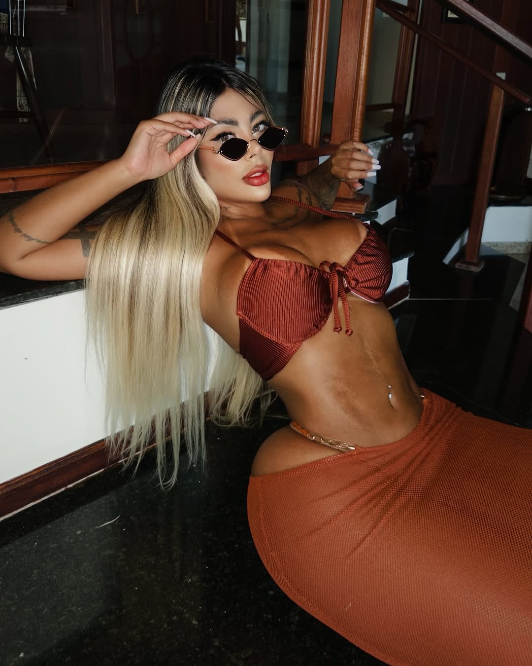 Thaís Perez Shows Off Her Curvy Cavala Body In A Seductive Display 48