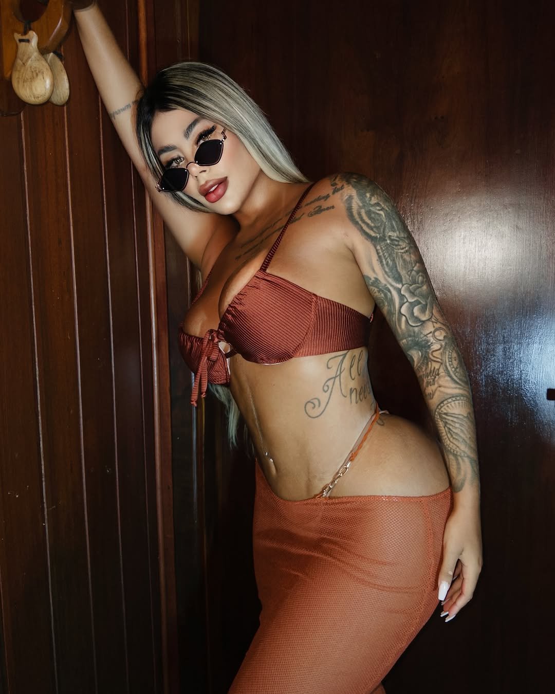 Thaís Perez Shows Off Her Curvy Cavala Body In A Seductive Display 58