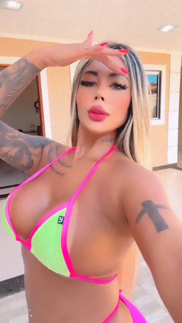 Thaís Perez Shows Off Her Curvy Cavala Body In A Seductive Display 70