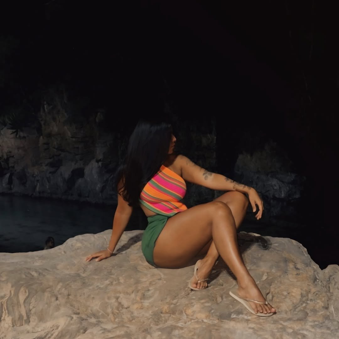 Gi Souza, Morena Linda, Shaking Her Curves And Stealing Hearts 6