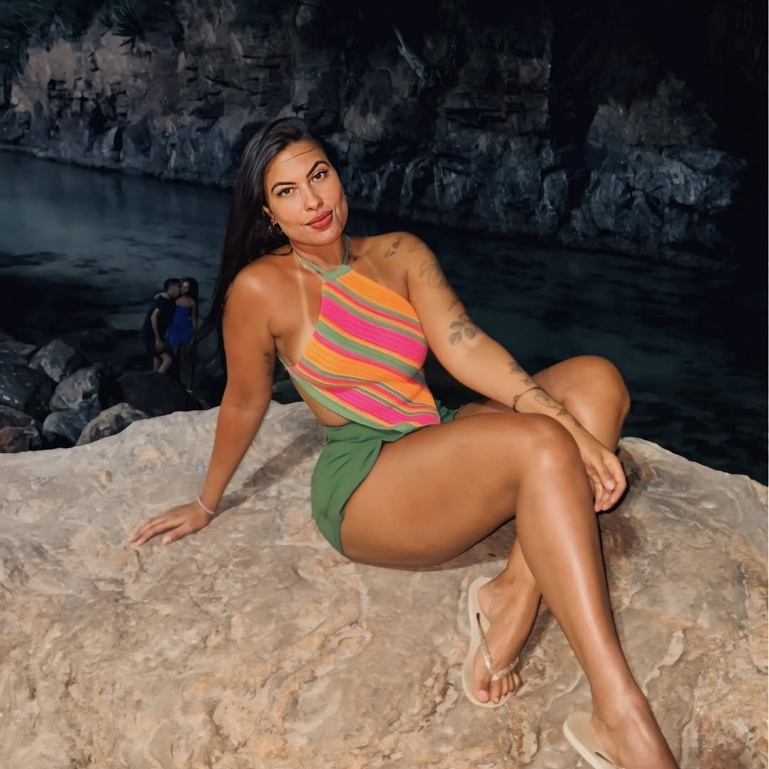 Gi Souza, Morena Linda, Shaking Her Curves And Stealing Hearts 22