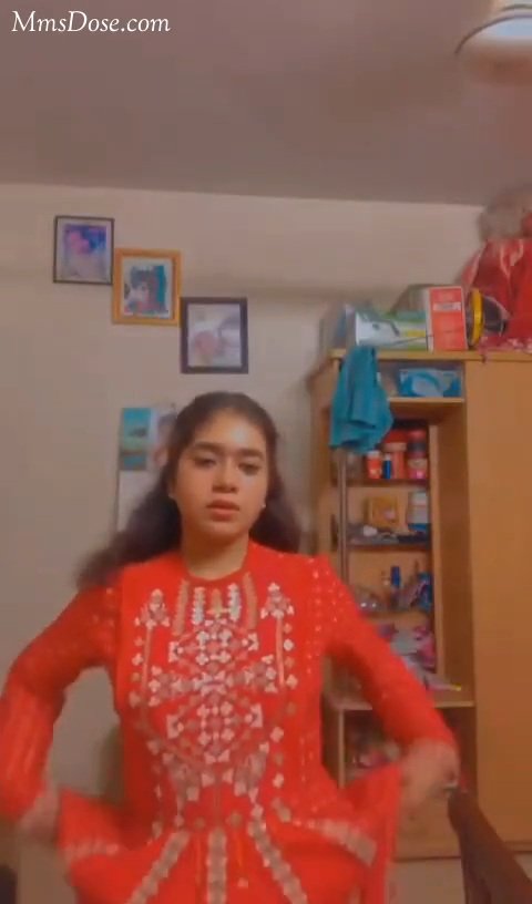 Indian Bombshell Playing With Her Huge Tits And Loving Every Second 3