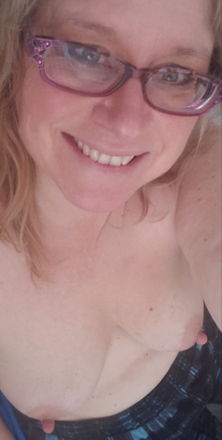 MILF Glenda From Edmonton Exposed As The Ultimate Naughty Webslut 8
