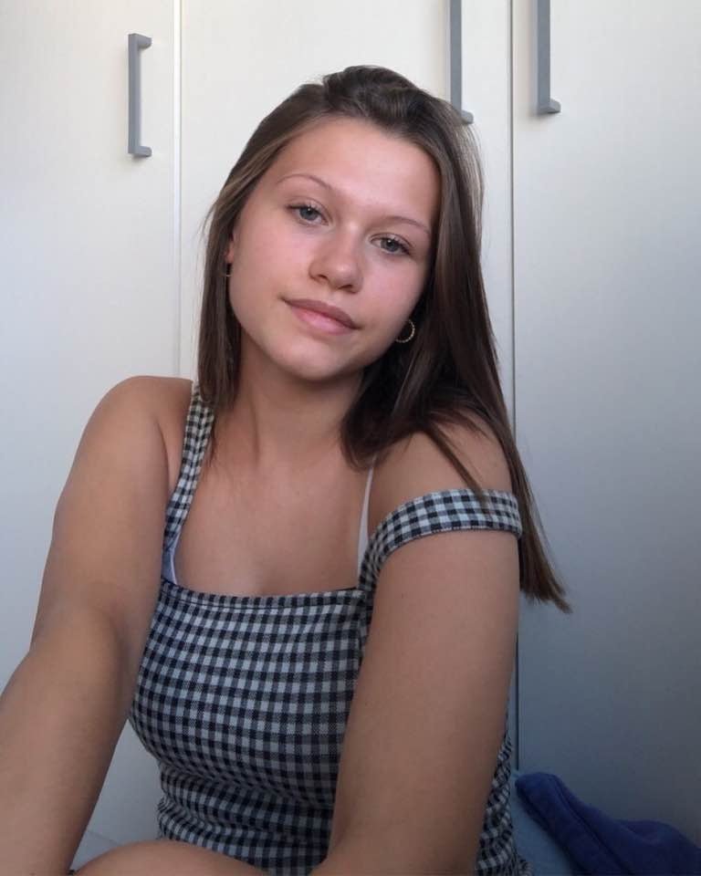 18-Year-Old British Cutie Lisa Exposed As the Wildest Webslut 3