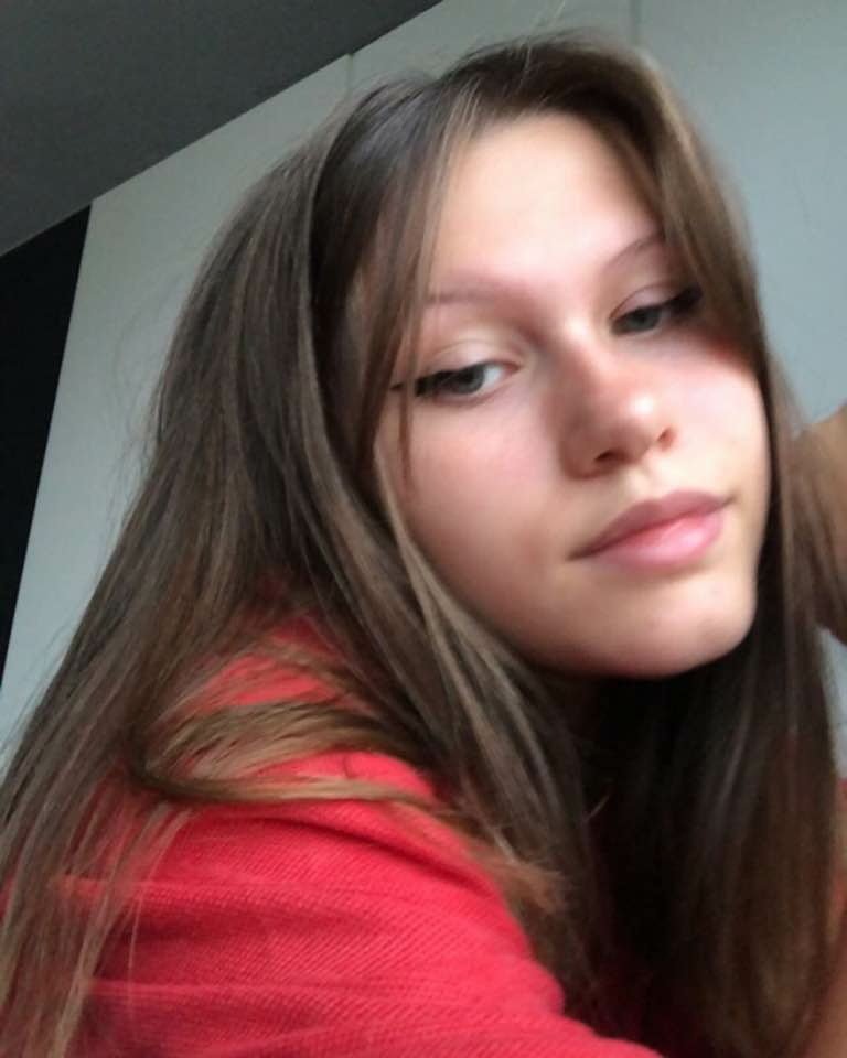 18-Year-Old British Cutie Lisa Exposed As the Wildest Webslut 13