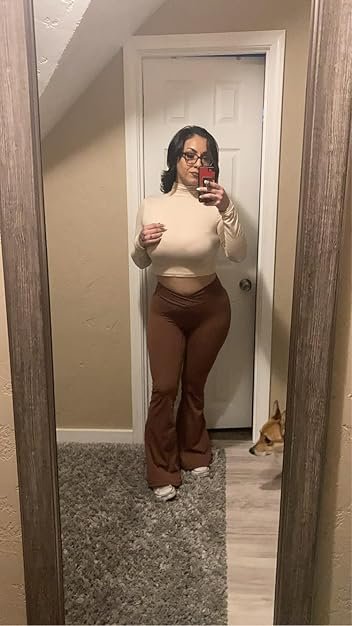 モア・タイト・ジム・ポーグス・ロッキング・ゼア・ブーティー・ショーツ・アンド・フロウンティング・イット・オール 4