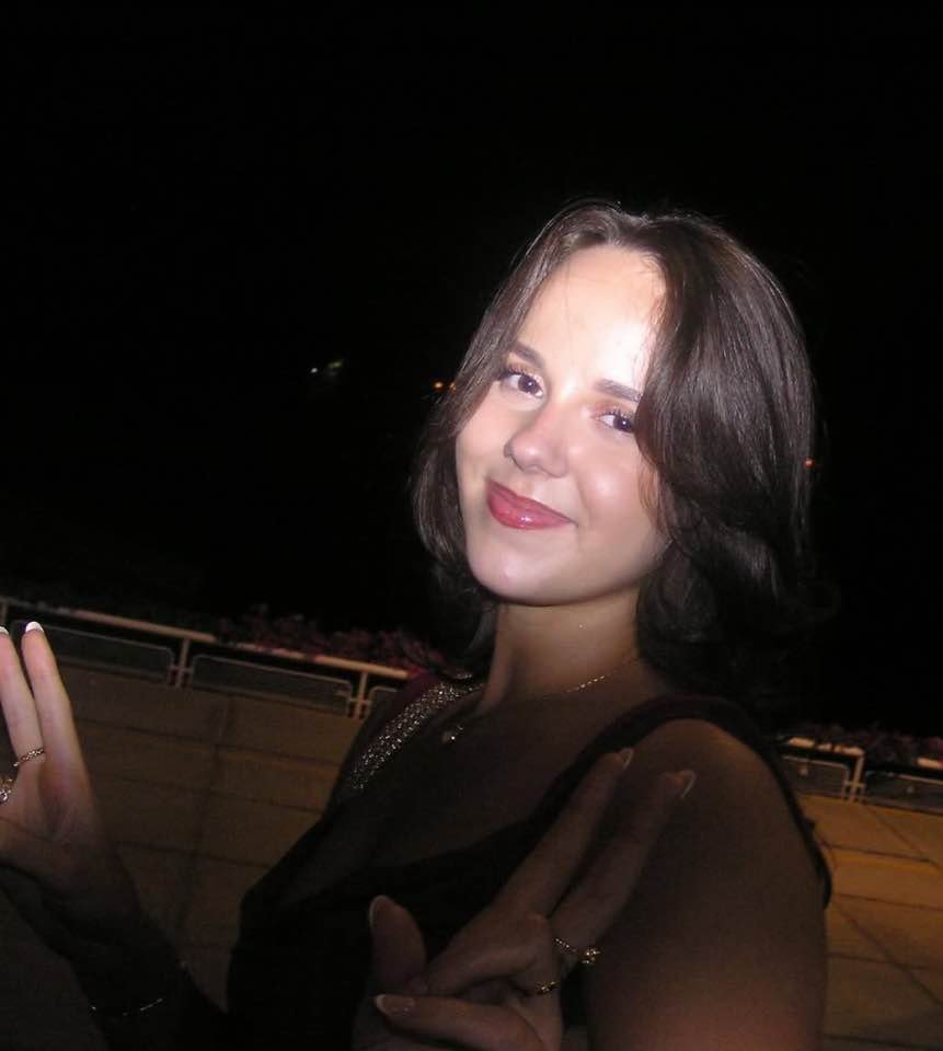 デリシャス・カレッジ・スラット・アリー — ウェット、タイト、アンド・ベッギング・フォア・アクション 20