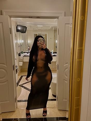 Dış Mekanda İnsanları Alay Eden Anahat Elbiseleri 15