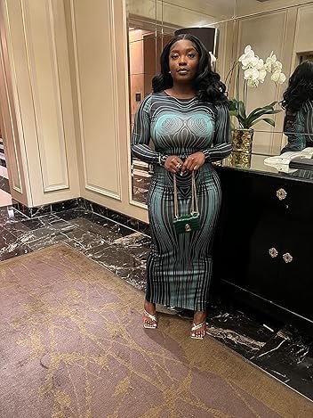 Dış Mekanda İnsanları Alay Eden Anahat Elbiseleri 16