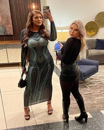 Dış Mekanda İnsanları Alay Eden Anahat Elbiseleri 21