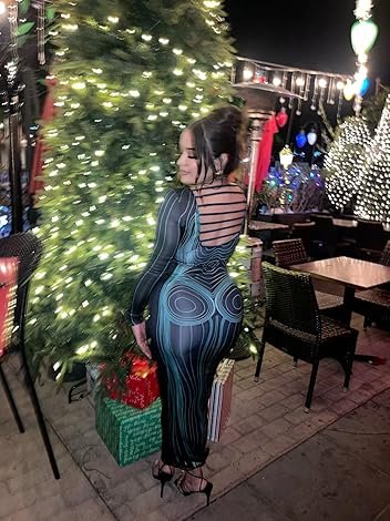 Dış Mekanda İnsanları Alay Eden Anahat Elbiseleri 26