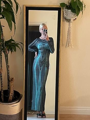 Dış Mekanda İnsanları Alay Eden Anahat Elbiseleri 27