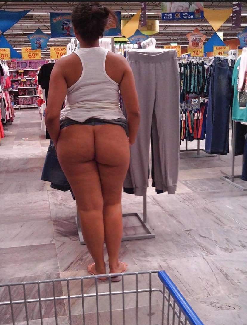 パブリック・ガールズ・ショウイング・オフ・ゼア・ベア・アセッツ・ウィズアウト・ア・ケア 3