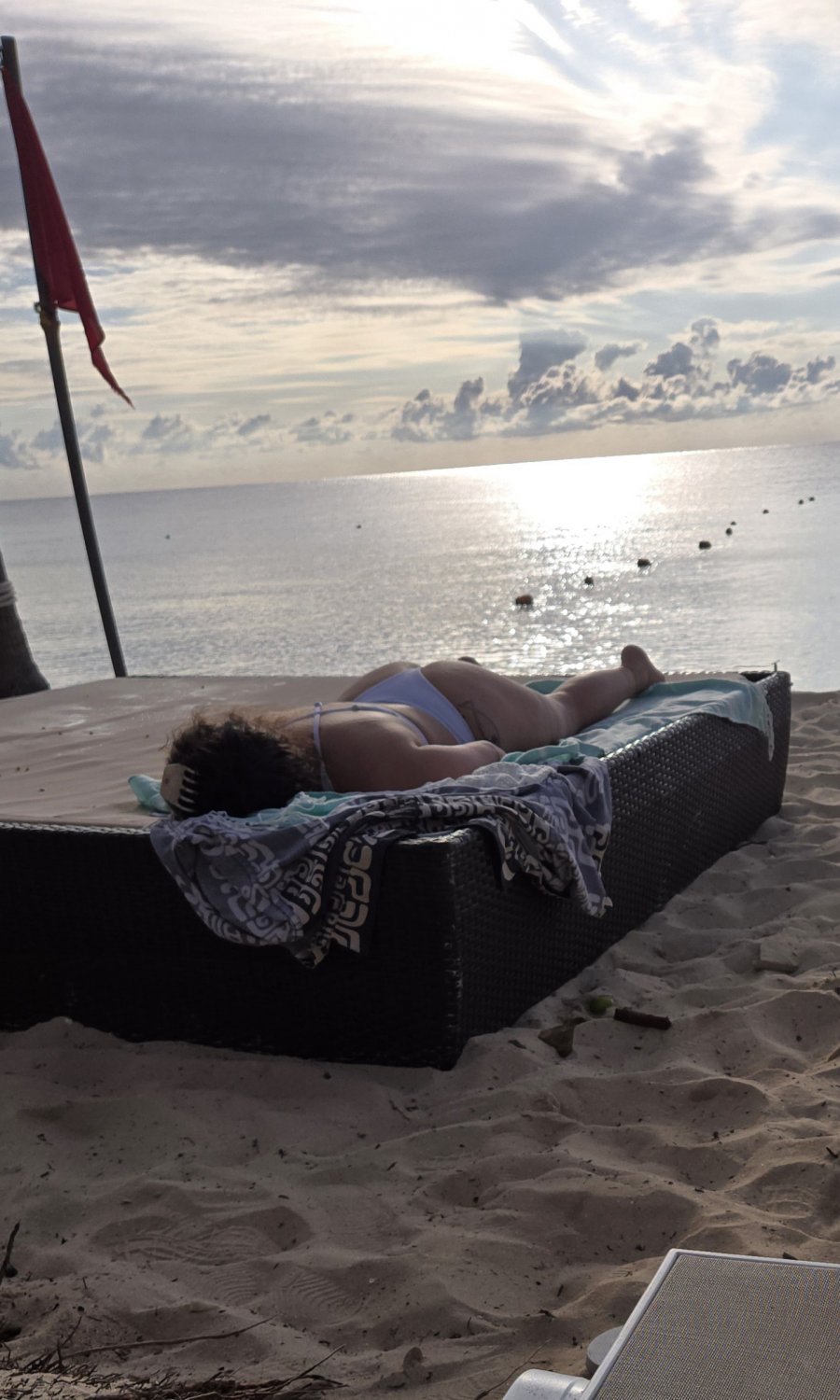 ビーチ・ビキニ・ショッツ・オブ・ホット・ラティーナ・ミルフス・ショウイング・オフ・エブリ・カーブ 3