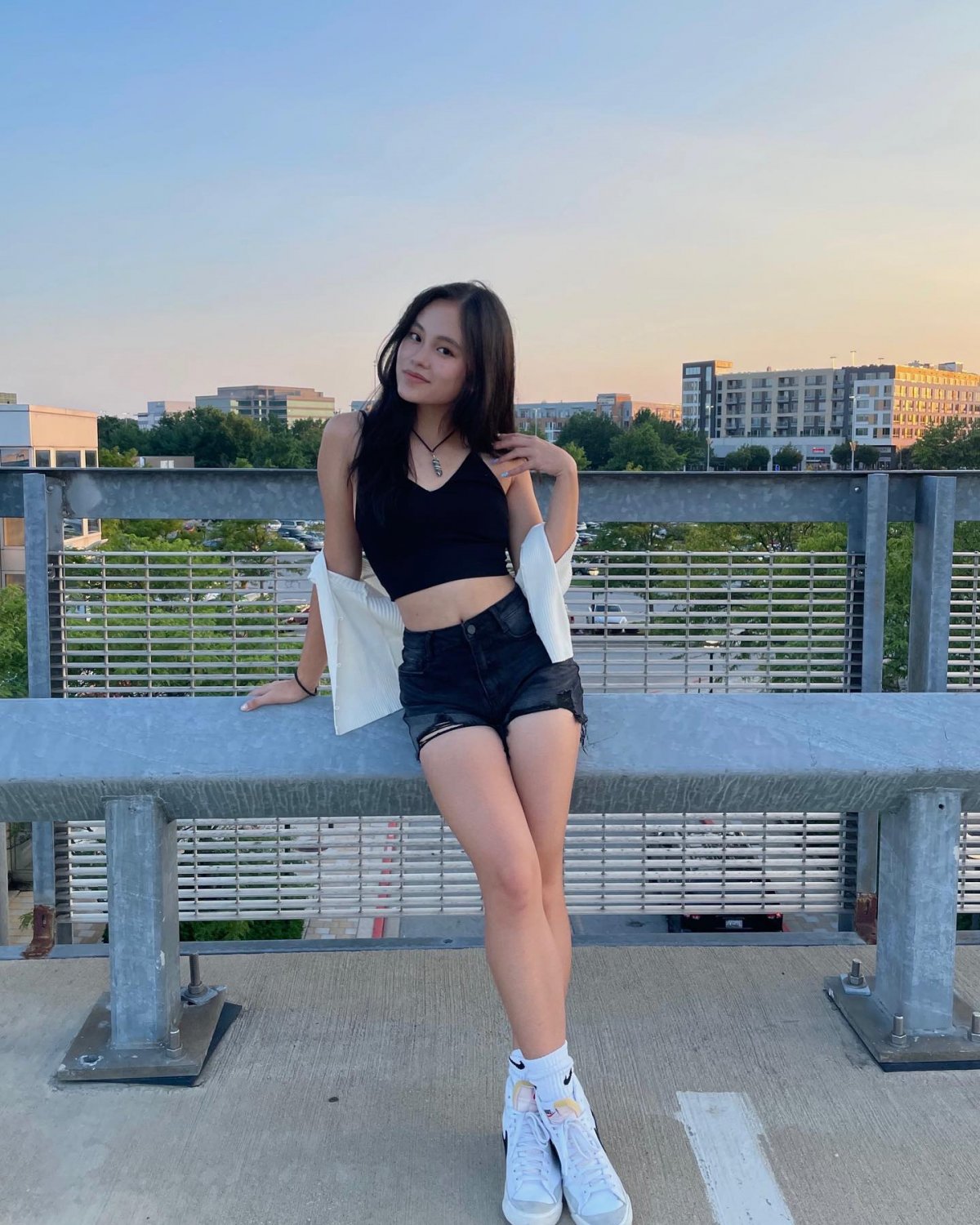 Mini Oriental Bitch su Instagram 14