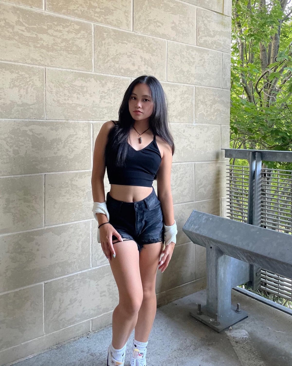 Mini Oriental Bitch su Instagram 15