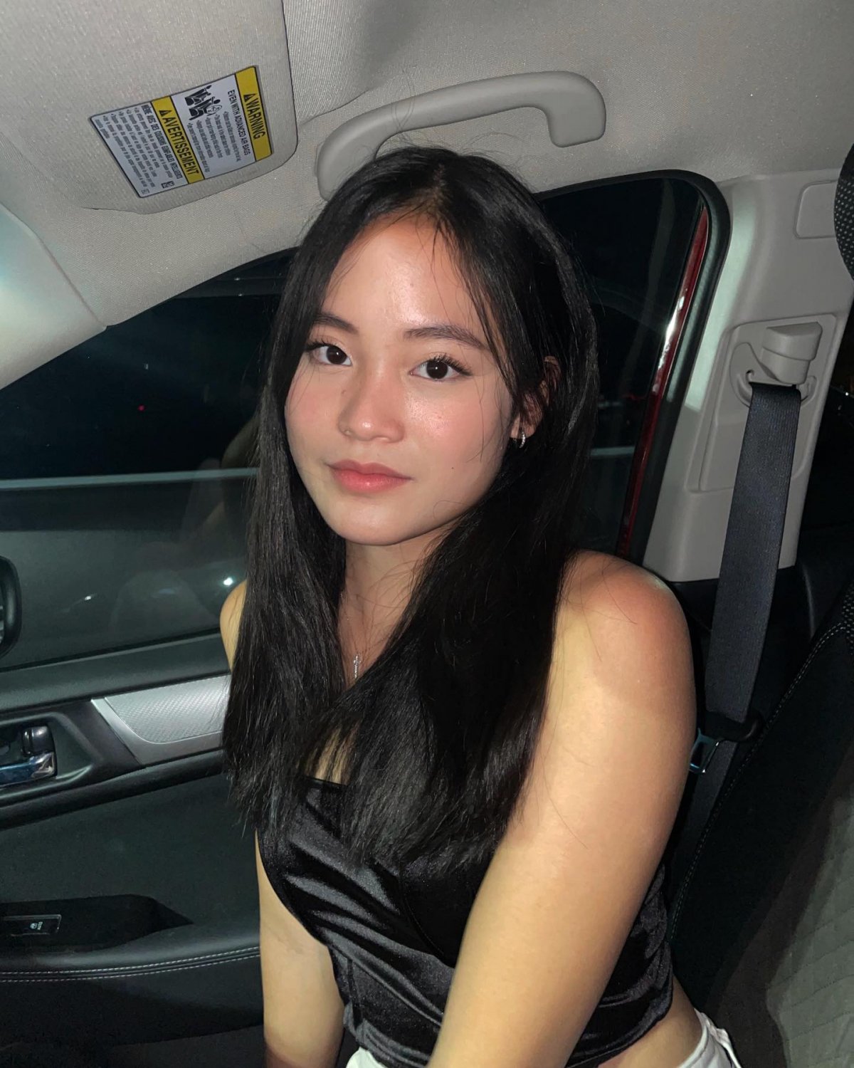 Mini Oriental Bitch su Instagram 25